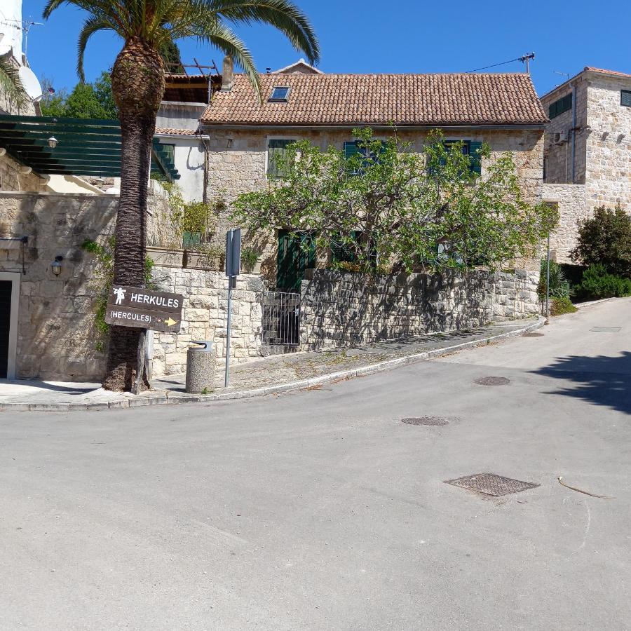 Kuca Za Odmor Skalina - Sea View Villa สปลิตสกา ภายนอก รูปภาพ
